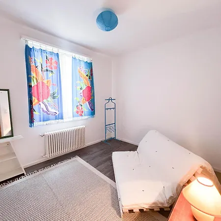 Cozy With Terrace Apartman